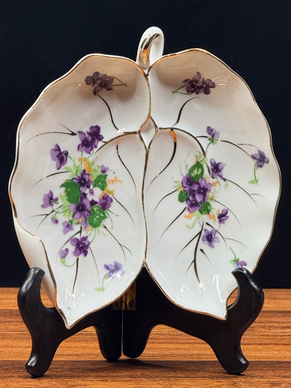 NORCREST Fine China Leaf Dish “Sweet Violet" (3/135)